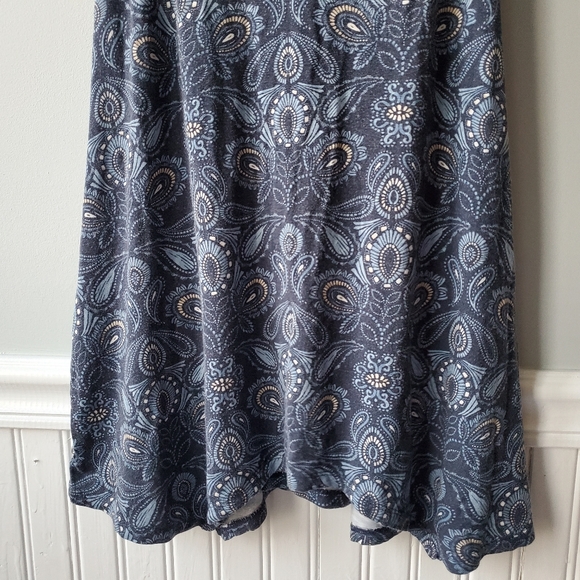 Crocheted Flowy Spaghetti Strap Racer Back Paisley Flower Print Top - Picture 3 of 12